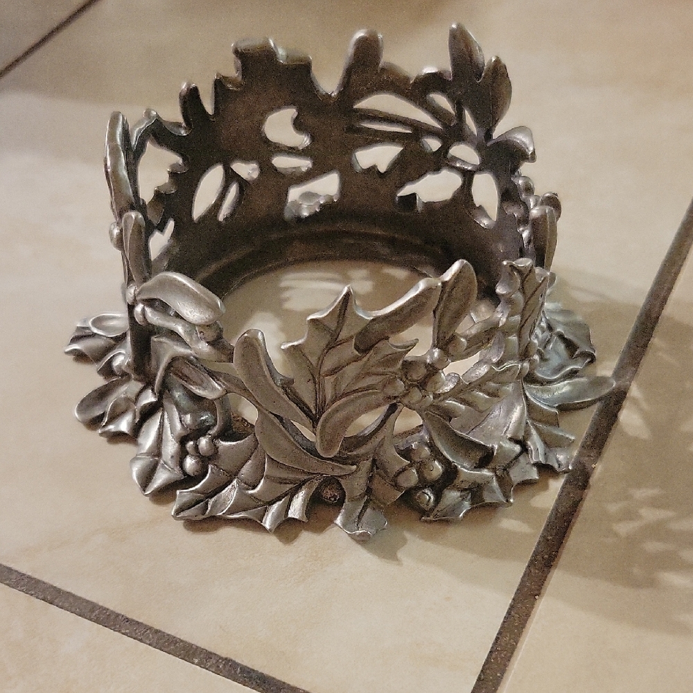 1993 Pewter Etain Pillar Candle Holder Holly Berries Holiday